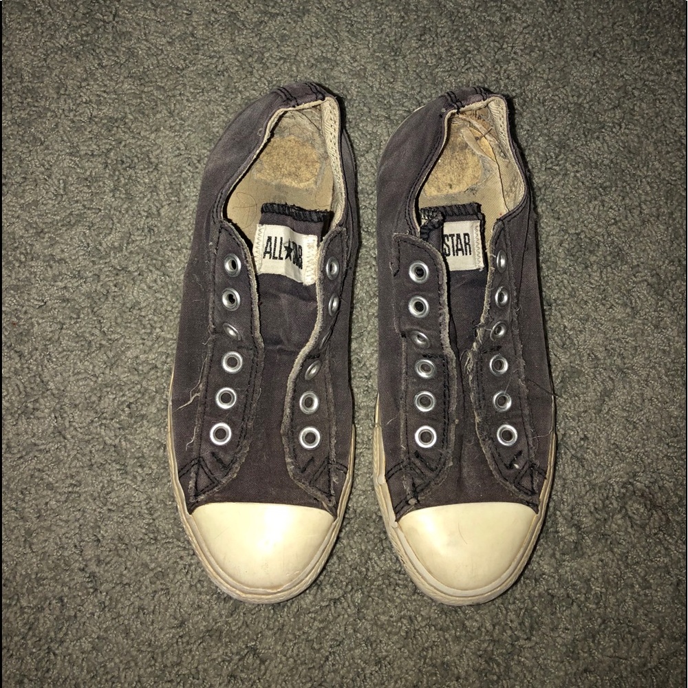 Black laceless converse